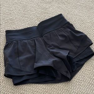 Lululemon Black Short with Liner Size 6